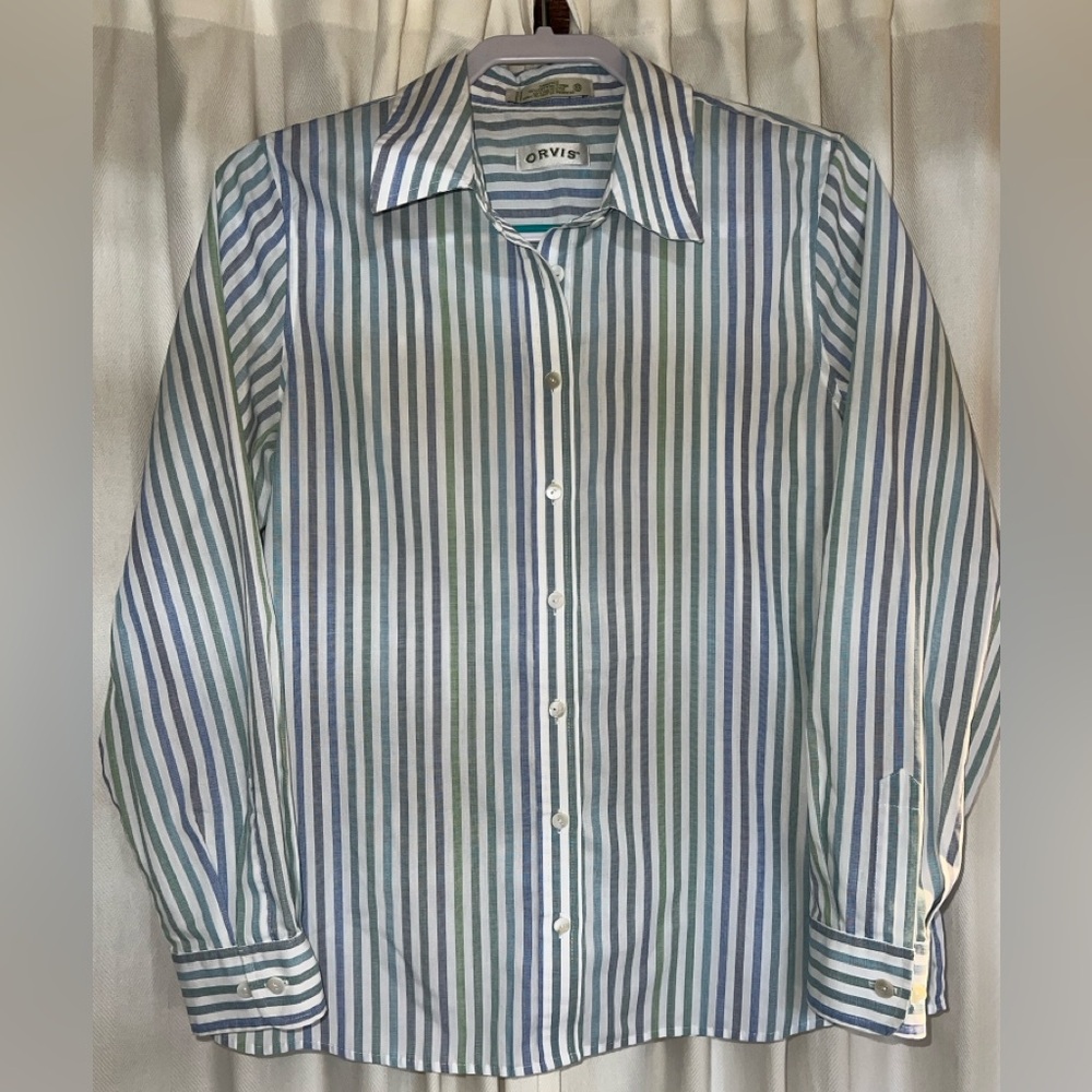 Orvis Women’s Button down Top (mother of pearl buttons) size 10 (Medium)